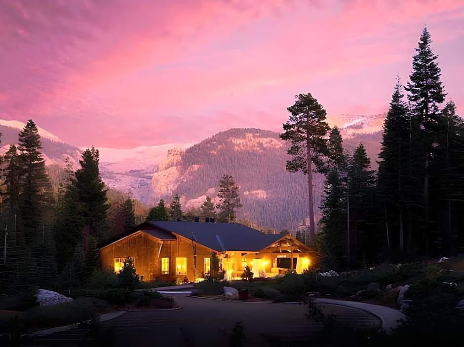 Wuksachi Lodge in Sequoia National Park