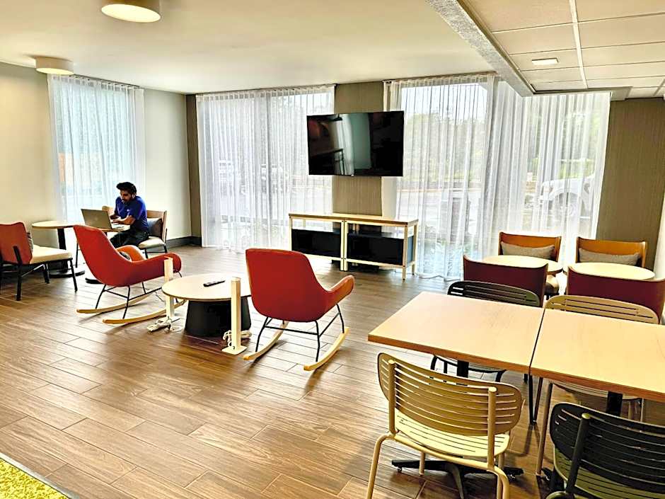 Spark by Hilton Jackson Ridgeland