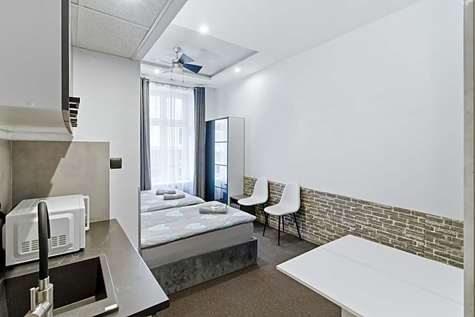 Queen Apartments