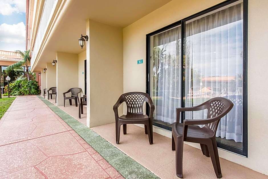 Quality Inn & Suites Tarpon Springs South