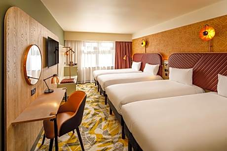 Quadruple Room with four single beds