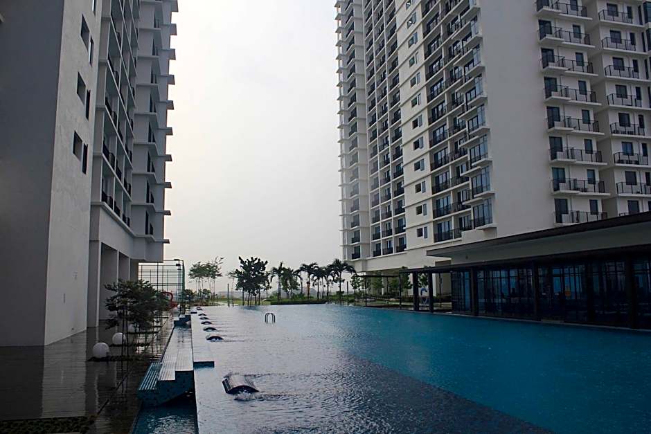 De Houz Guesthouse @ Setia Alam Trefoil