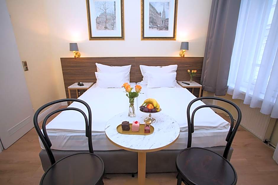 City Pension Stephansplatz I Self Check In I AC in all rooms