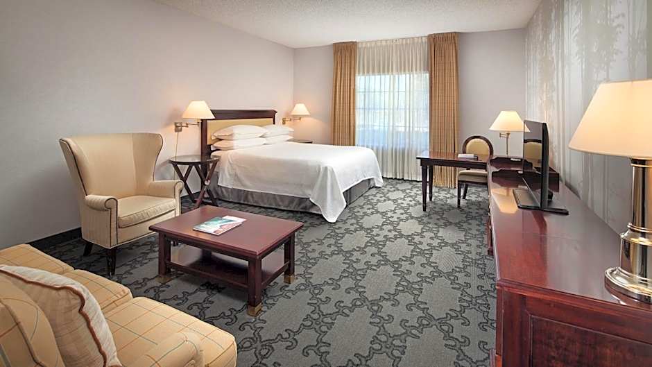 Anaheim Majestic Garden Hotel