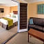 Best Western Harbour Inn & Suites Huntington - Sunset Beach