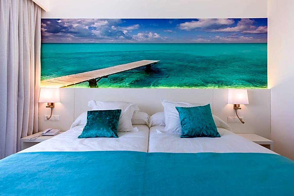 Plaza Santa Ponsa Boutique - Adults Only.