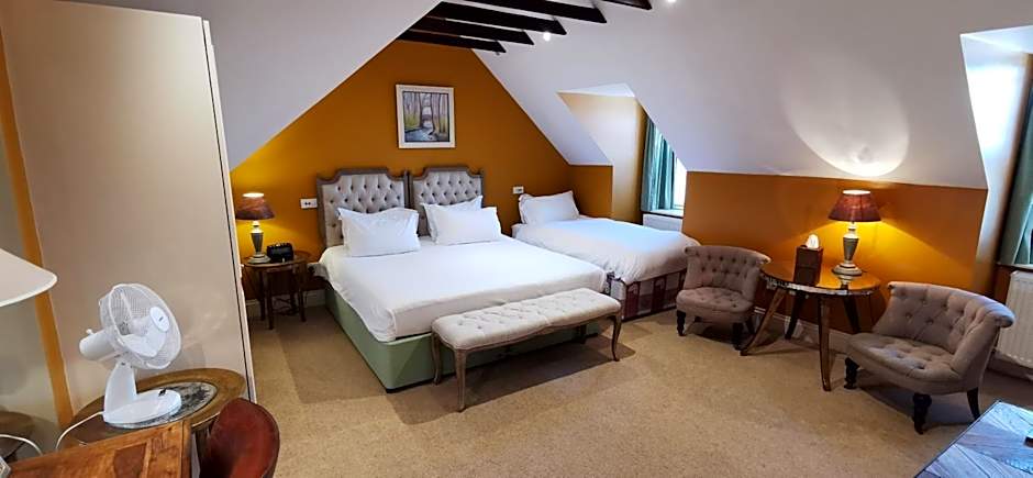 Buccleuch and Queensberry Arms Hotel