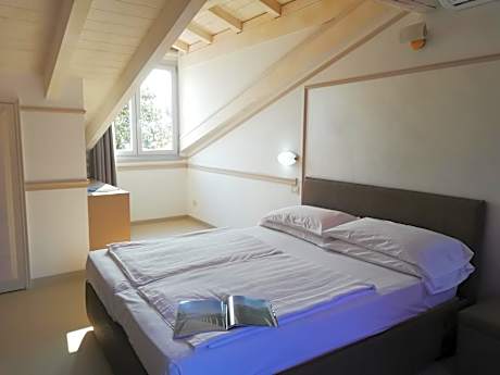 Large Double Room