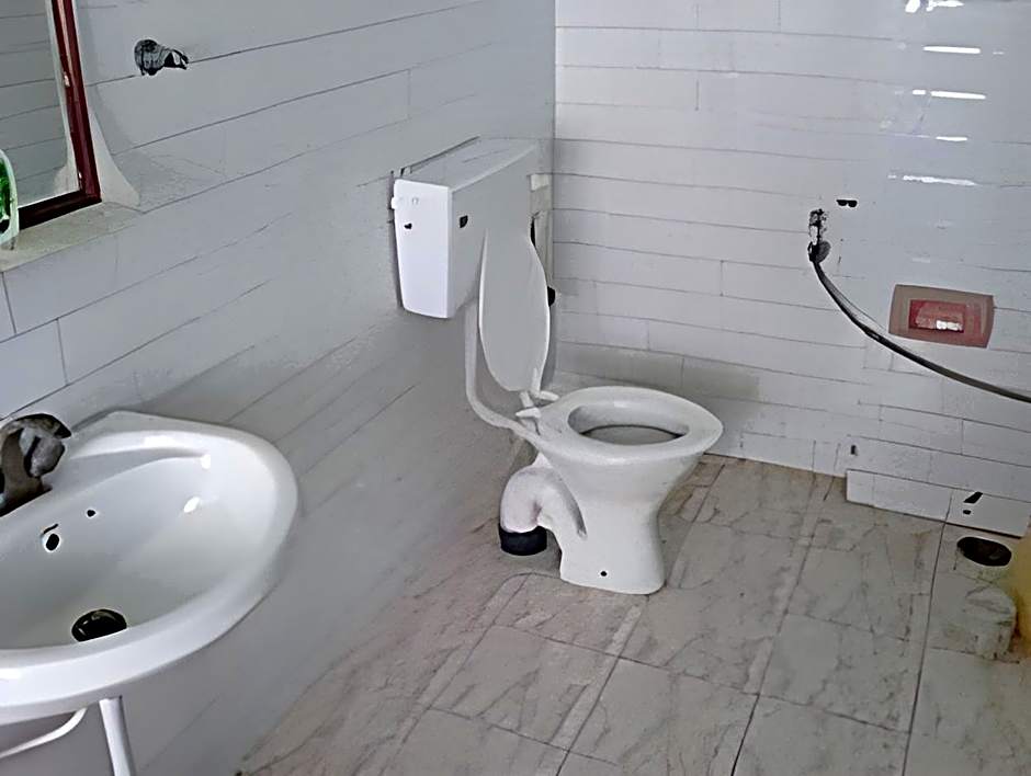 Radiant YMCA Tourist Hostel – Varanasi, VA
