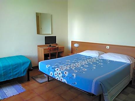 Double or Twin Room with Bathroom