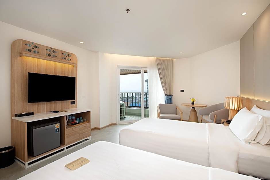 Photo 1 of 15 of Deluxe 2 Beds, Pool View, Balcony