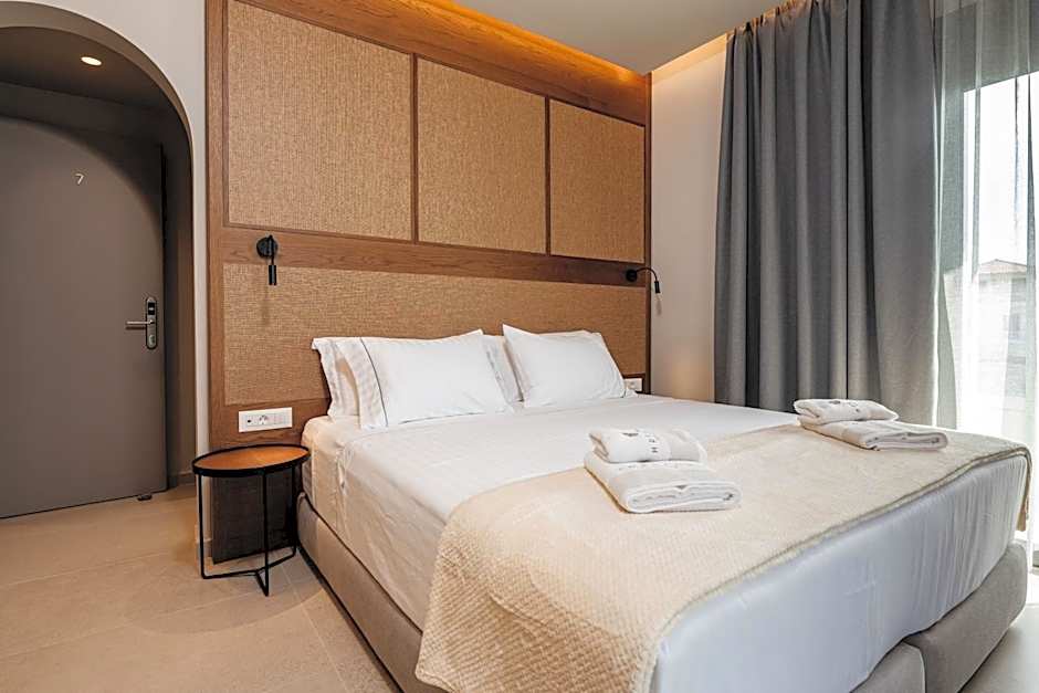 Horizon Apartments - Beachfront Luxury, by ZanteWize