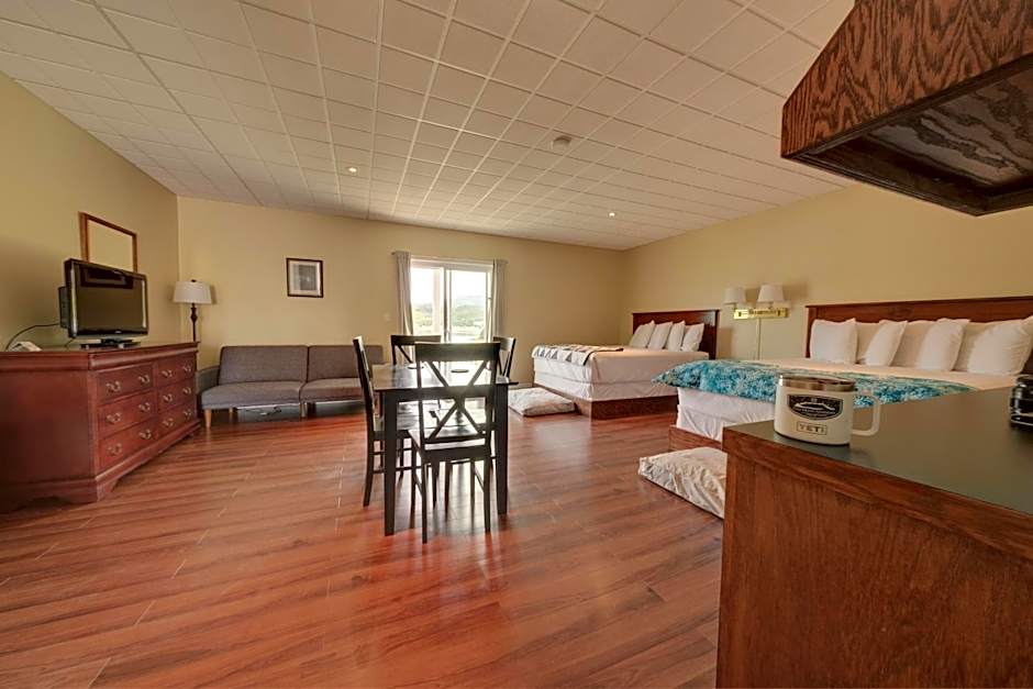 Photo 1 of 7 of Deluxe Suite, Sea View