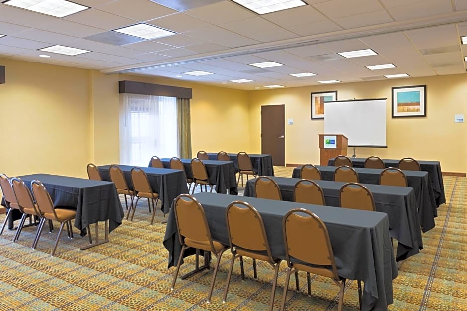 Holiday Inn Express Hotel & Suites Moultrie