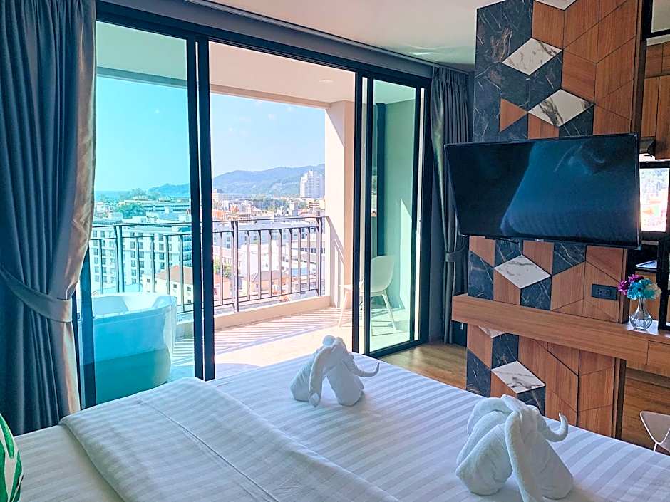 Sky Wave Patong Hotel