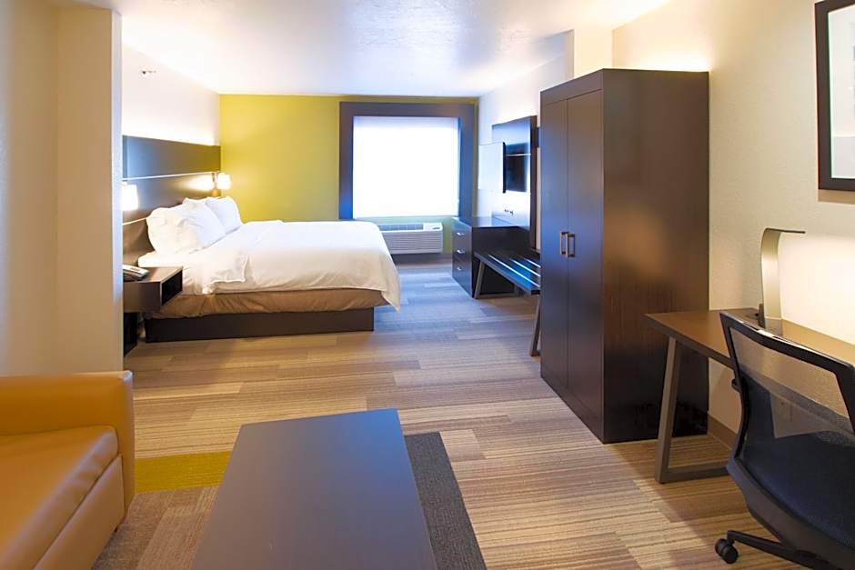 Holiday Inn Express & Suites Worthington By IHG