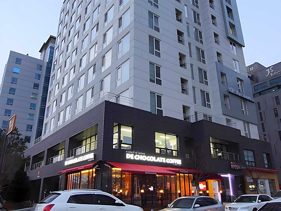 Cplus Residence