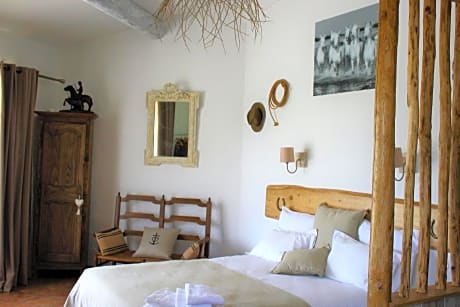 Queen Room with Garden View