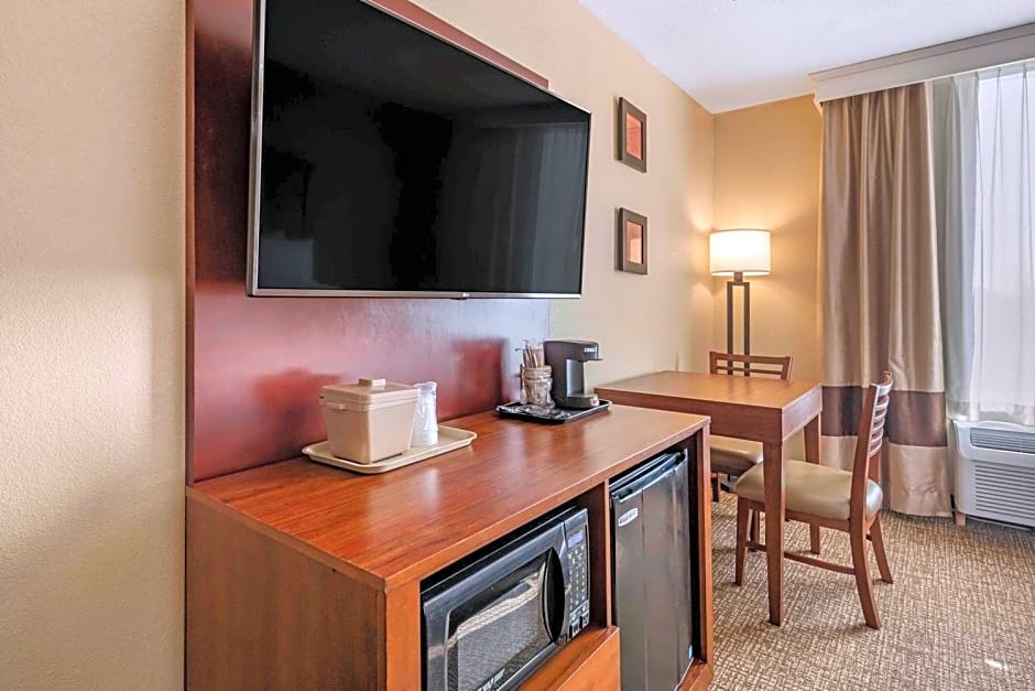 Comfort Inn & Suites Triadelphia