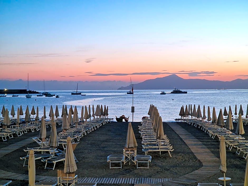Suite Hotel Nettuno
