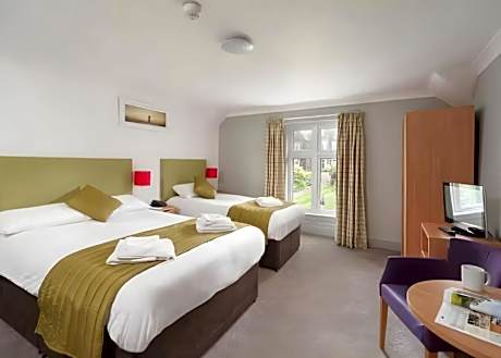 Standard Family Room ensuite