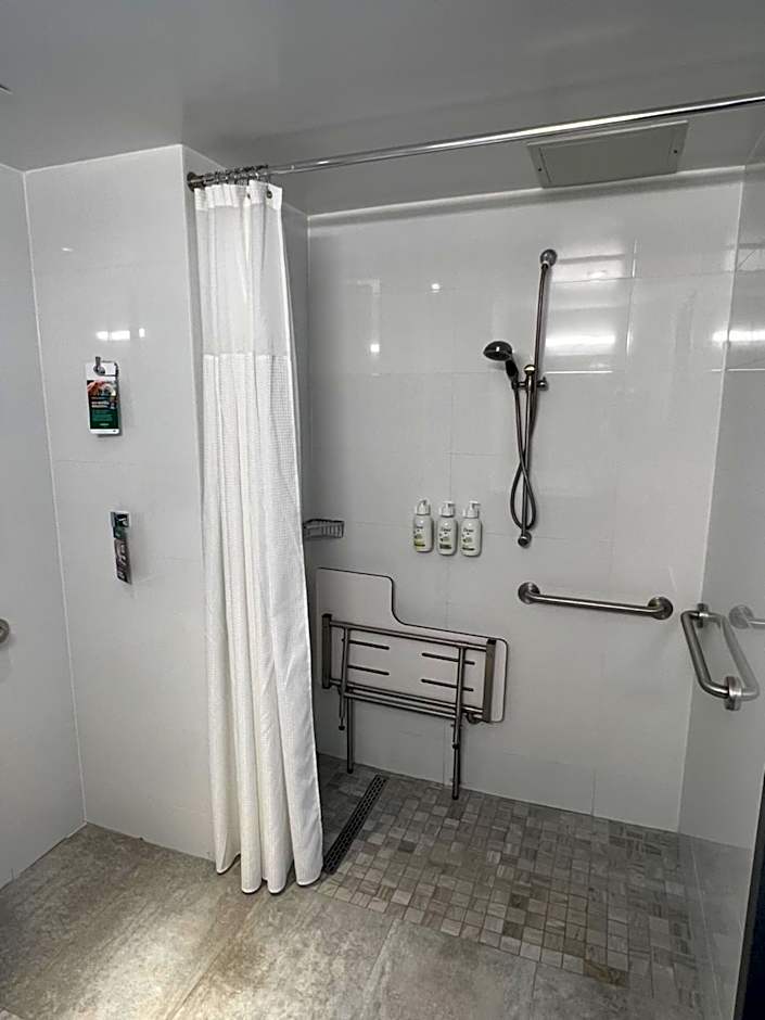 Wingate by Wyndham Long Island City