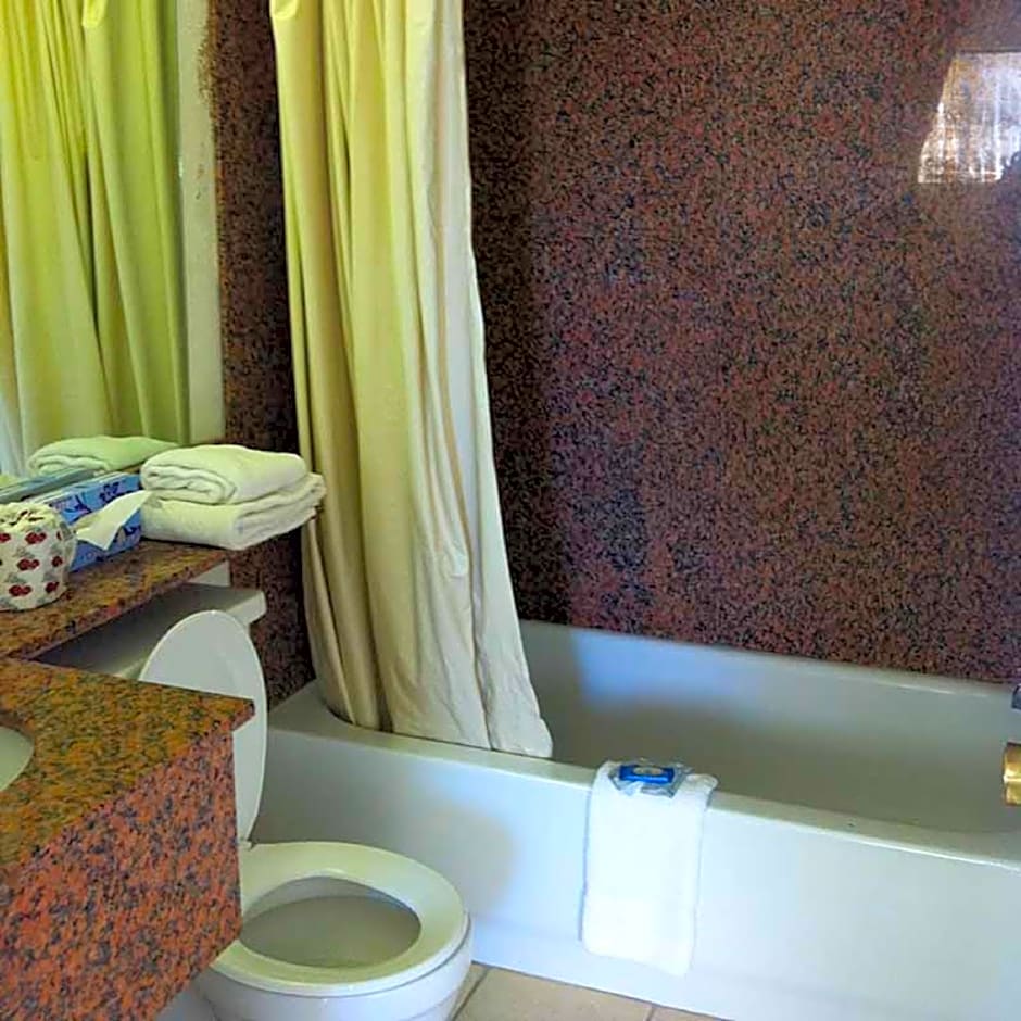 Oaktree Inn & Suites Oklahoma
