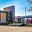 La Quinta Inn & Suites by Wyndham Clifton