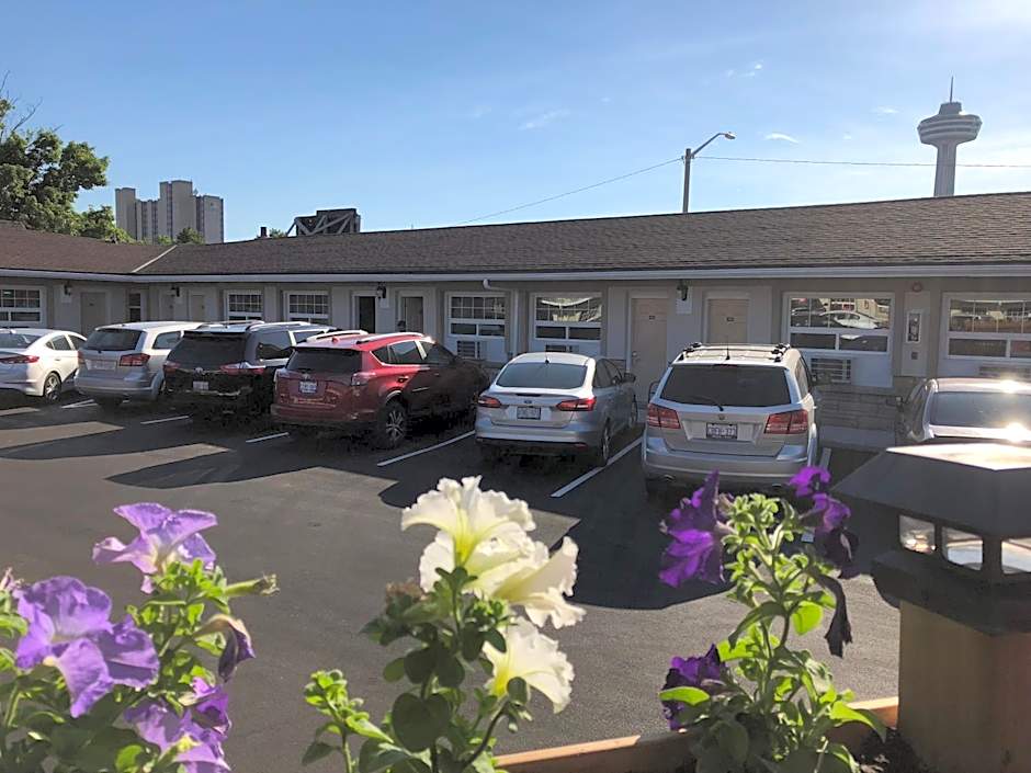 Knights Inn By The Falls