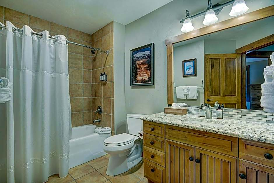 Mountain Thunder Lodge