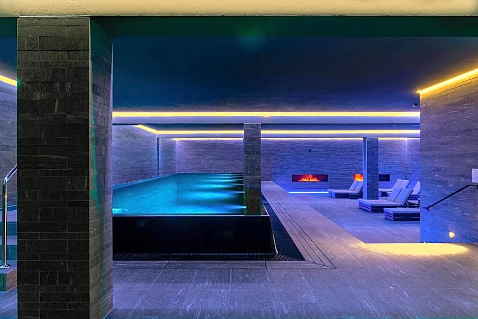 LOEV - VELA Hotels