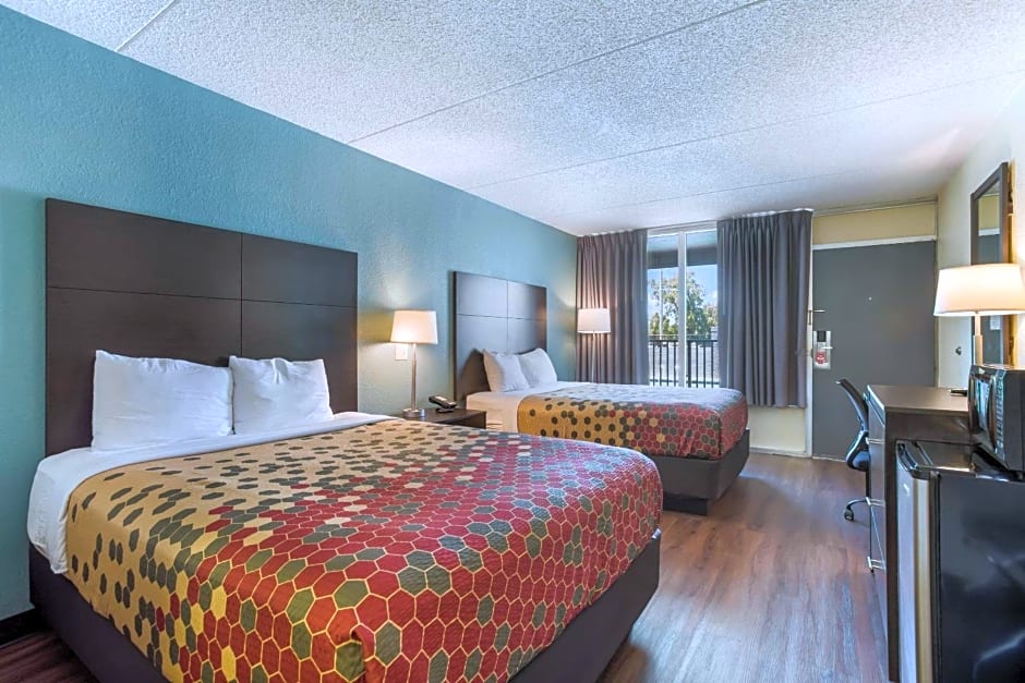 Econo Lodge Gallatin - Metro Nashville