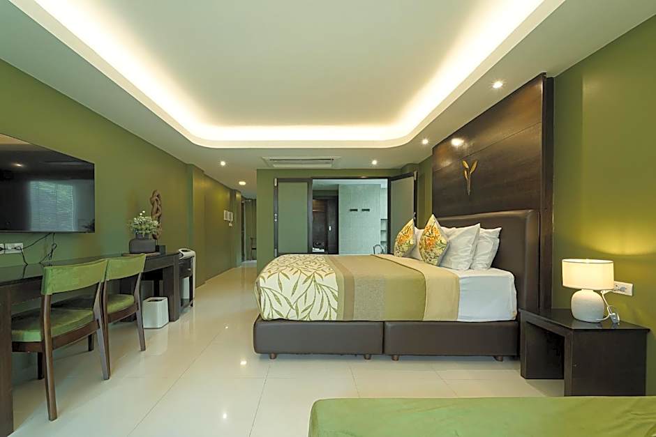 Photo 1 of 26 of Suite, Balcony
