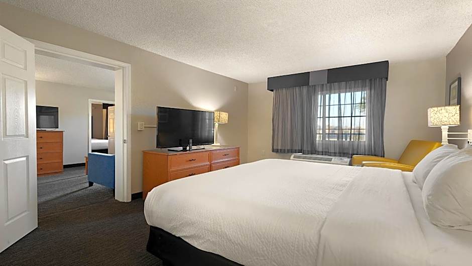 Howard Johnson by Wyndham Sacramento Downtown