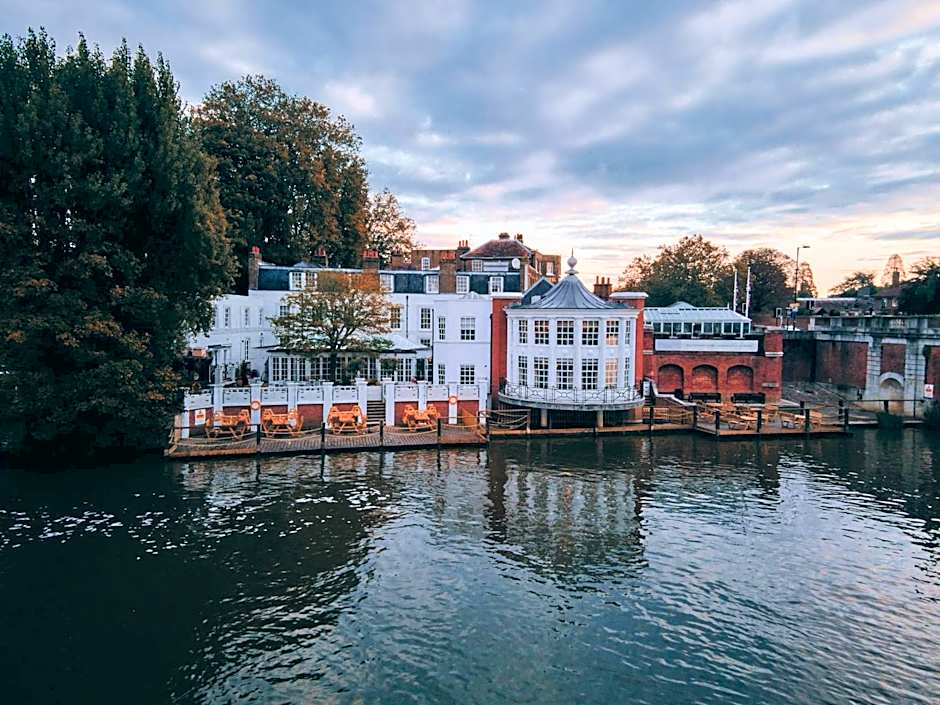 The Mitre, Hampton Court