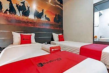 RedDoorz near Stadion Sanaman Mantikei