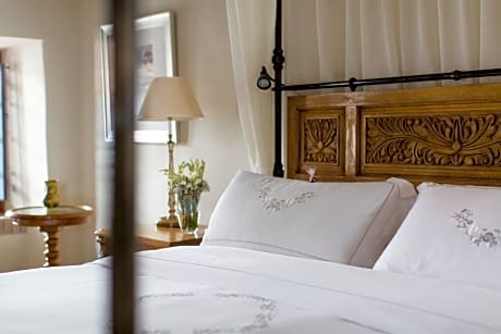 Deluxe Studio Suite