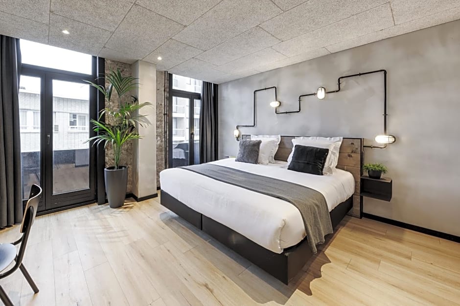 Upstairs Hotel