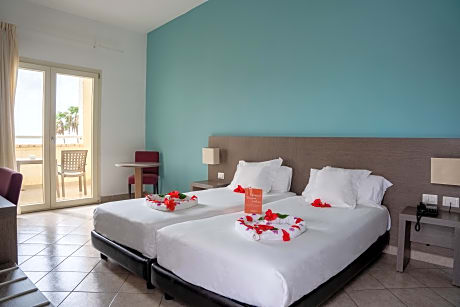 Double single use sea view