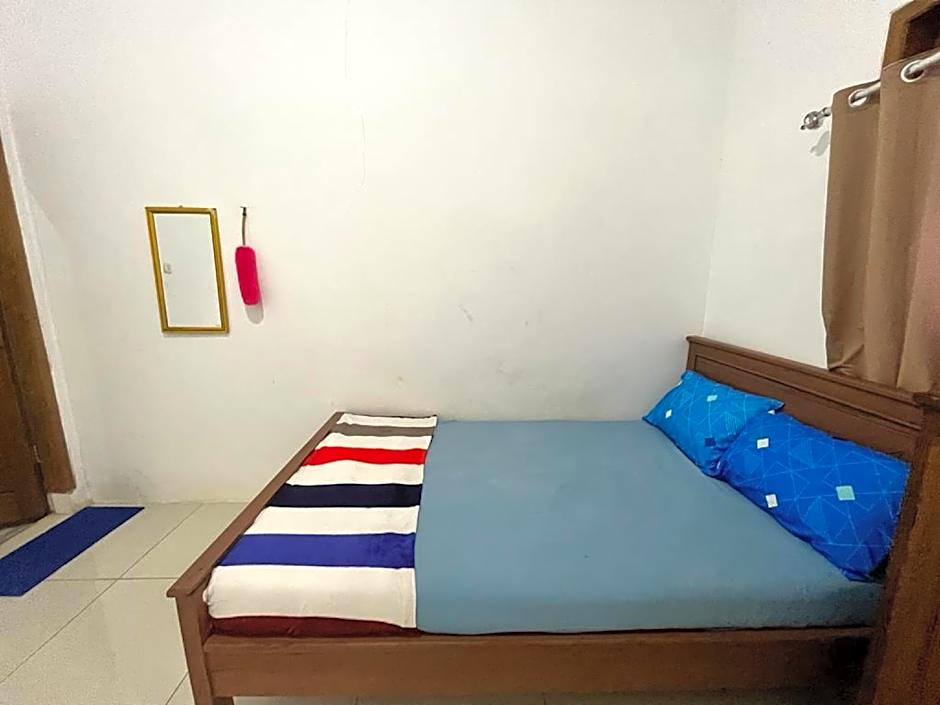 OYO 93784 Kost Bu Eli Syariah