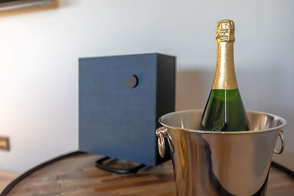 Akureyri Lux Apartments with hot tub access