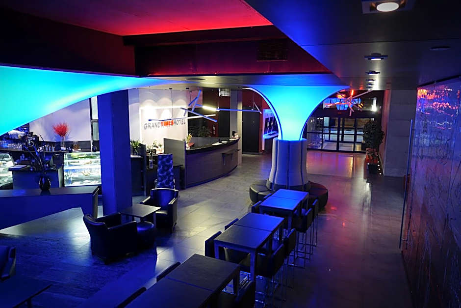 Grand Times Hotel Sherbrooke