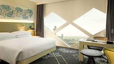 King Deluxe Room with Airport View