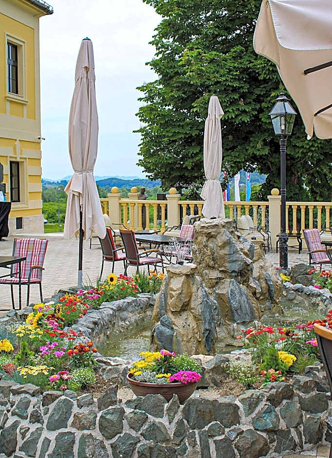 Hotel & Restoran Dvorac Gjalski