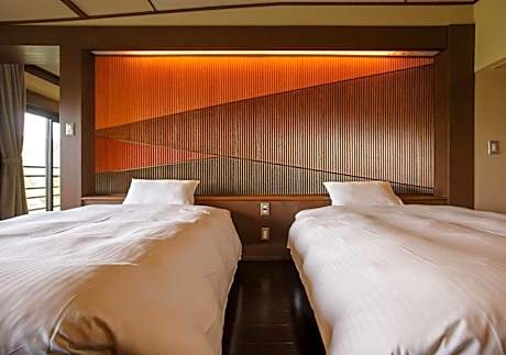 Crab and Kaiseki dinner – Breakfast and Dinner included Japanese-Western Suite, Annex