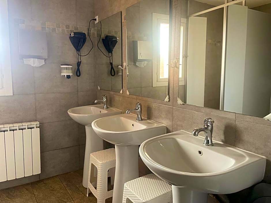 Las Hadas Albergue -solo para Peregrinos - Vegano -Bar