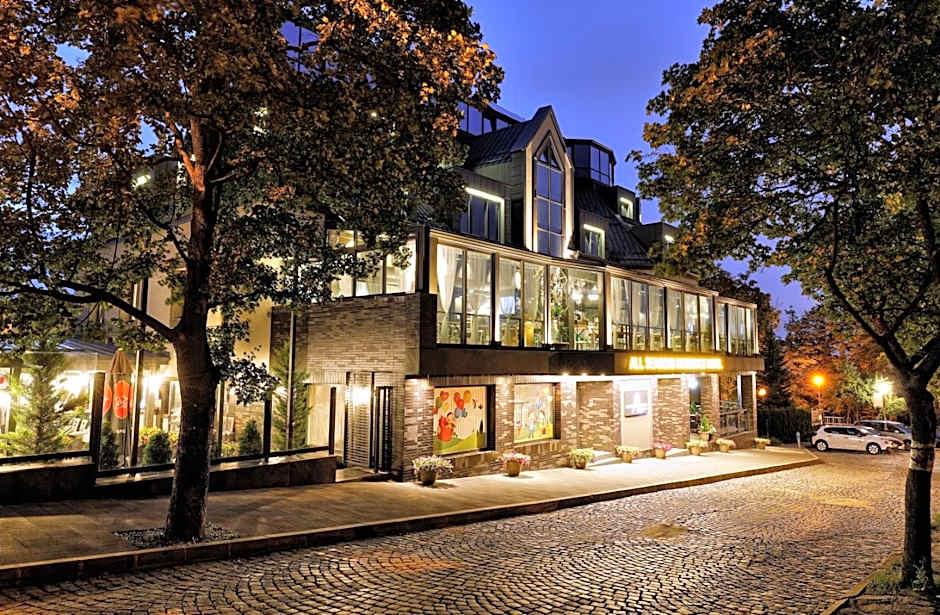 All Seasons Residence Design Hotel - Free parking