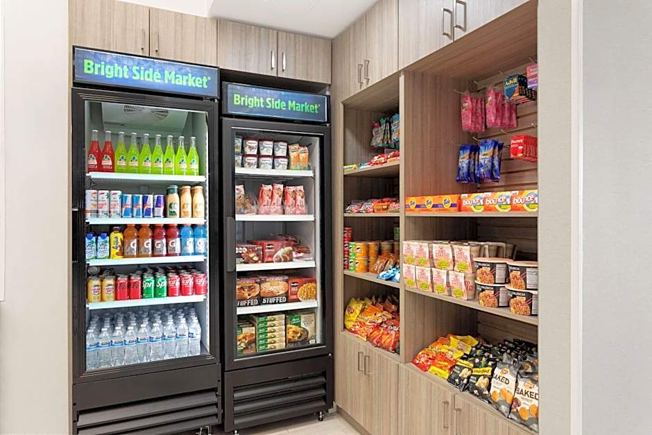 La Quinta Inn & Suites by Wyndham Fort Lauderdale Cypress Creek