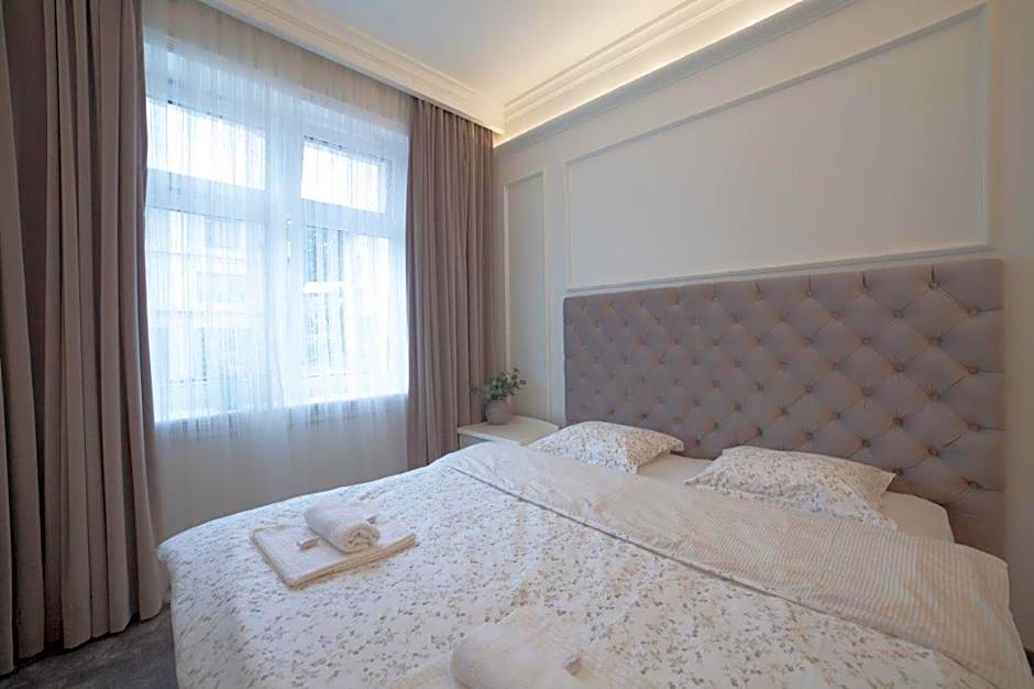 Boleslav Home De Luxe