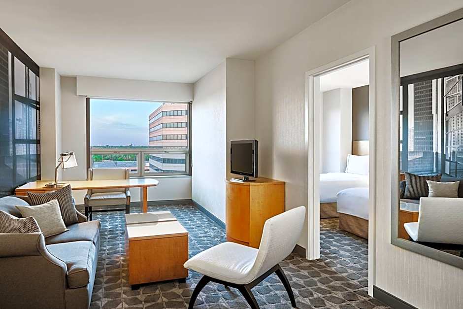 Renaissance Chicago O'Hare Suites Hotel